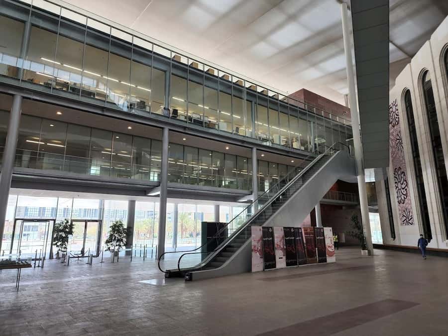 Riyadh: King Fahad National Library Guided Tour - Reading Gerber Architekten’s cuboid design