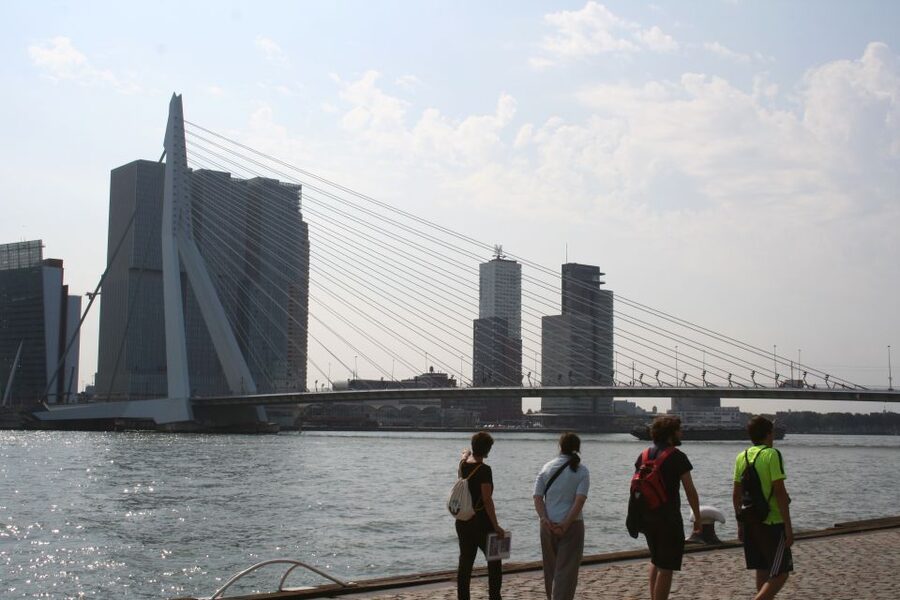 Rotterdam: Architectural Highlights Guided Walking Tour - Reaching the Maas and the Erasmus Bridge