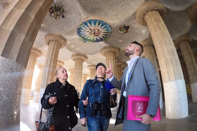 Sagrada Familia: Small Group Tour, hotel pick-up with Fast-Track - Why a guided visit helps at Sagrada Família