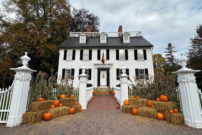 Salem Merchants and Mansions Guided Architecture Walking Tour - Key things to know before you book