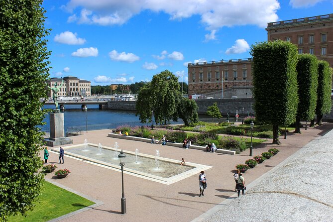 Scandinavian Art, Architecture and Design Tour in Stockholm - What the guide adds to the experience