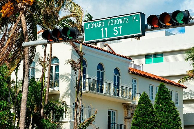Self-Guided Audio Tour - Miami Art Deco - The Clevelander marks the finish