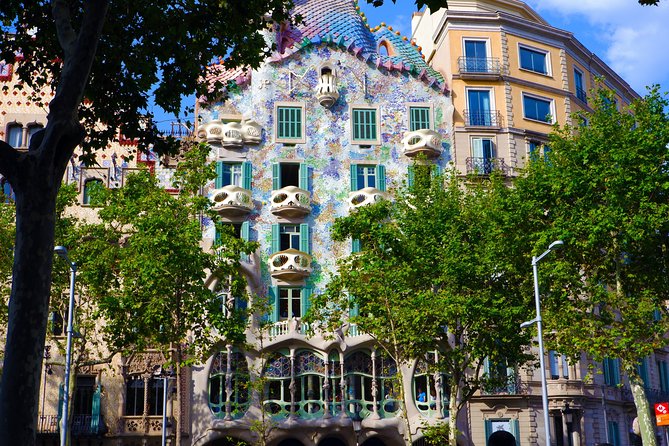 Self-Guided Audio Tour-The Surrealist Barcelona of Dalí and Gaudí - Flexible timing, with one important warning