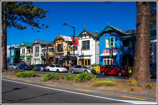 Shore excursion - Napier sight seeing/Art Deco Tour, - Marine Parade gives you the main Art Deco picture