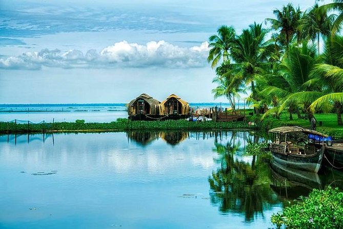 South India Tour- Temple Architecture and Backwaters - Mahabalipuram puts stone before sightseeing