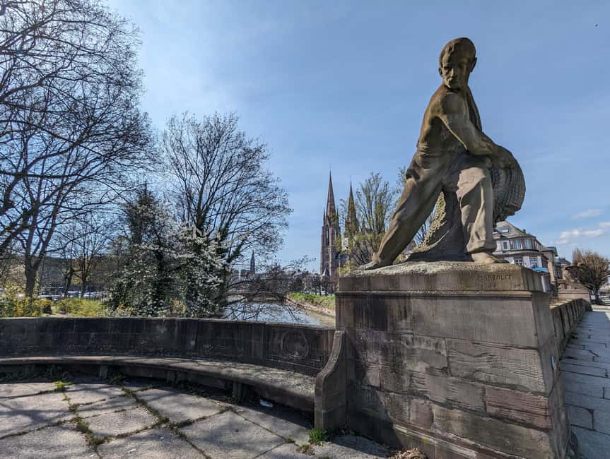 Strasbourg : Neustadt Architecture Walking Tour - Two hours on foot: what the pace means for you