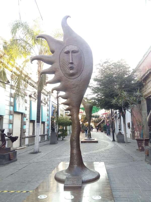 Tlaquepaque Magic Town: Artisans, Traditions, Architecture - Why Tlaquepaque works so well as a walking tour