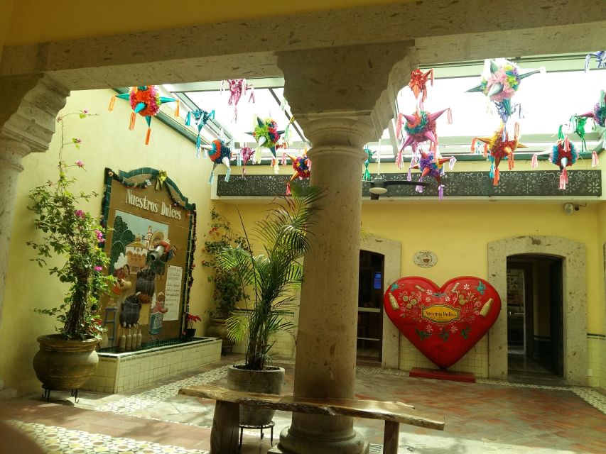 Tlaquepaque Magic Town: Artisans, Traditions, Architecture - Mariachi, folk dance, and paper decorations