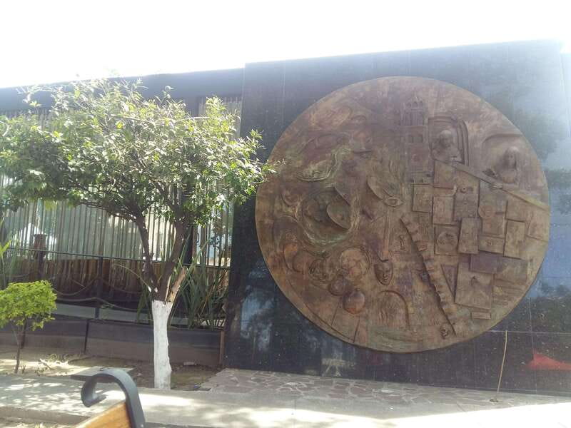 Tlaquepaque Magic Town: Artisans, Traditions, Architecture - Starting at the colorful Tlaquepaque letters