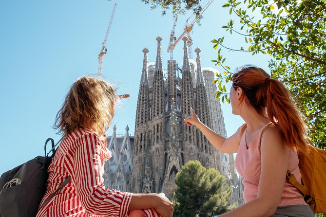 Treasures of Barcelona: Private Gaudi Walking Tour - Why a private Gaudí walk works well in Barcelona