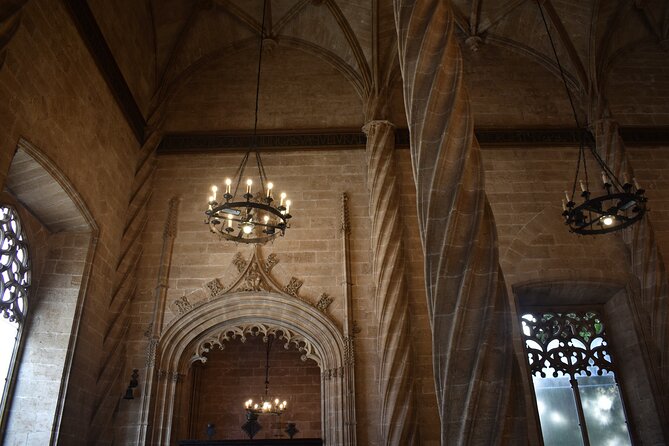 Valencia: Art & Architecture Guided Tour with Monuments Tickets - La Lonja de la Seda and the power of silk