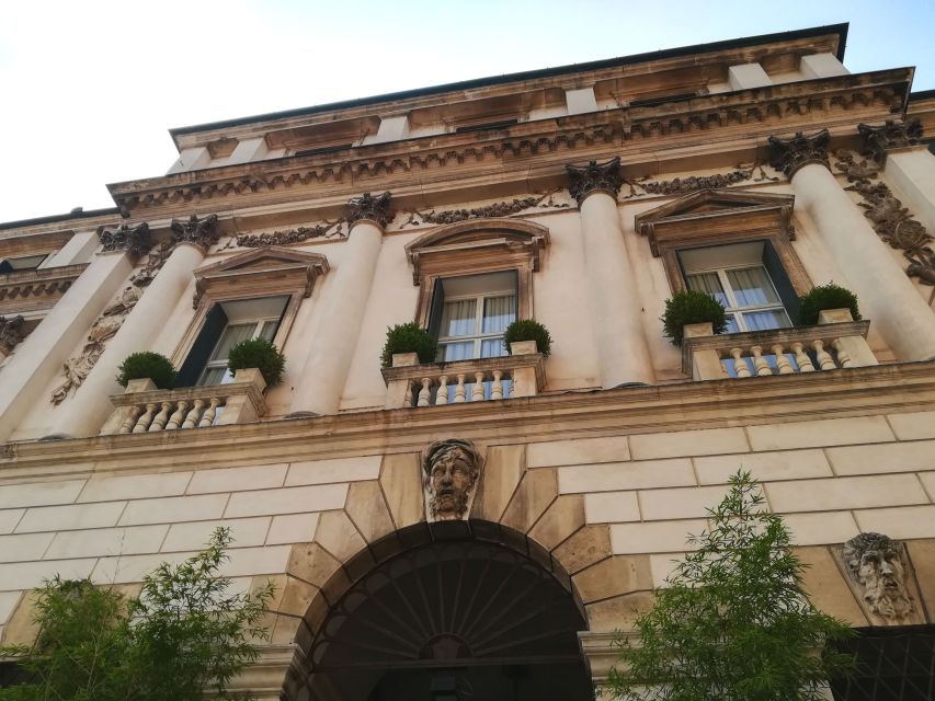 Vicenza: Palladian Architecture Private Walking Tour - Piazza dei Signori and the center of city power
