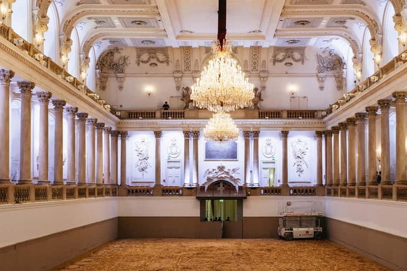 Vienna: Spanish Riding School Guided Architectural Tour - The hidden window and Vienna Old Town from above