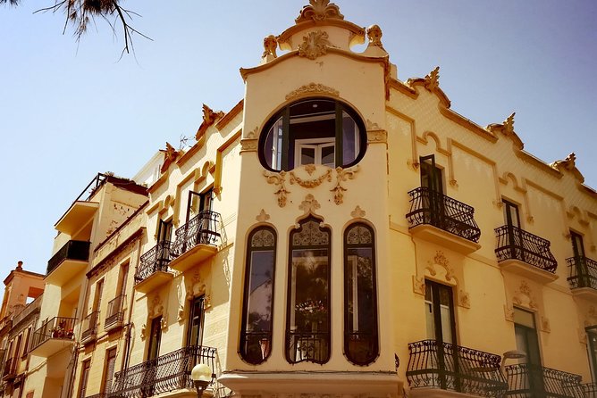 Visit to the Modernist houses of the Americans - Isla de Cuba street and the grand return home