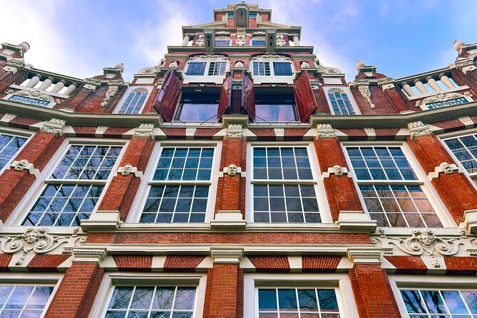 Walking Tour about Golden Age Architecture, private local guide - Jordaan and the stories hidden in gevelstenen