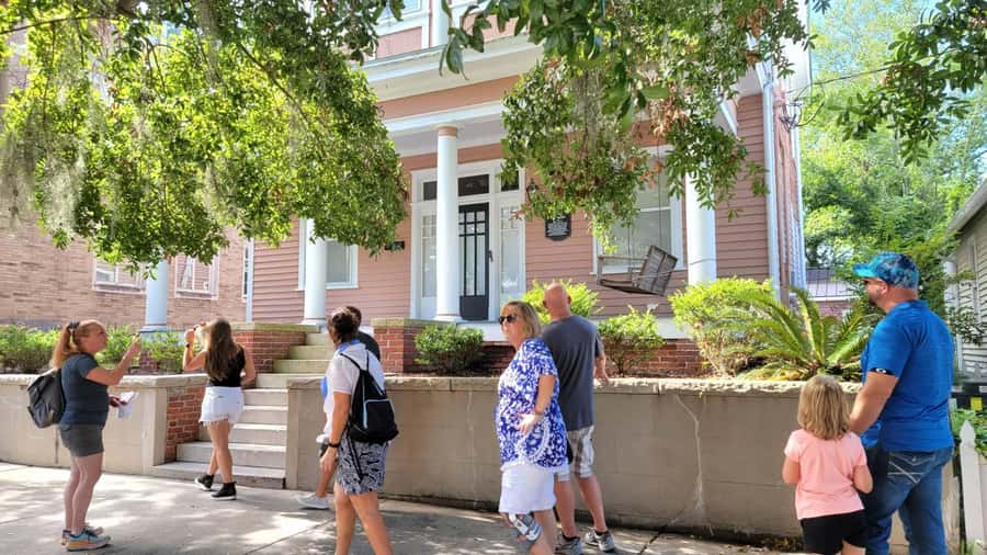Wilmington History and Architecture Tour - Start at Front Street with coffee and a restroom
