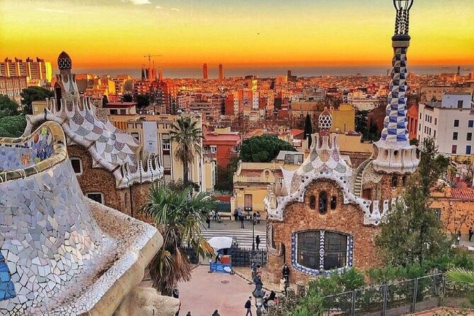 Wonders of Gaudi: Park Guell & Sagrada Familia Private Tour - Transportation needs a careful reading
