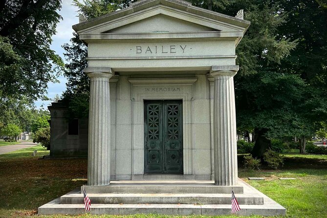 Woodlawn Cemetery: A Self-Guided Audio Tour of Gilded Age Art and Architecture - Ending at Barbara Hutton’s mausoleum